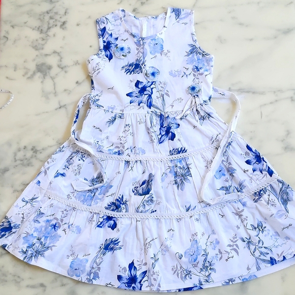 NWOT. Multi Color Floral Ruffle Dress with 3D Flowers, laces and Matching Hat. - Picture 3 of 8